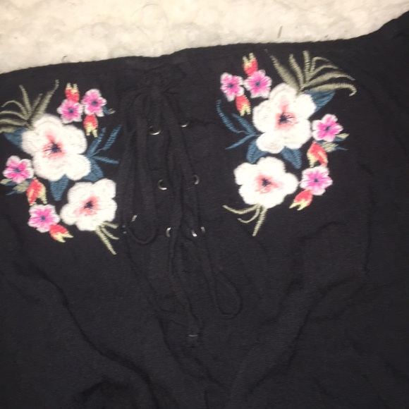 Off the Shoulder Lace Up Top w/ Embroidered Flower - Picture 2 of 4